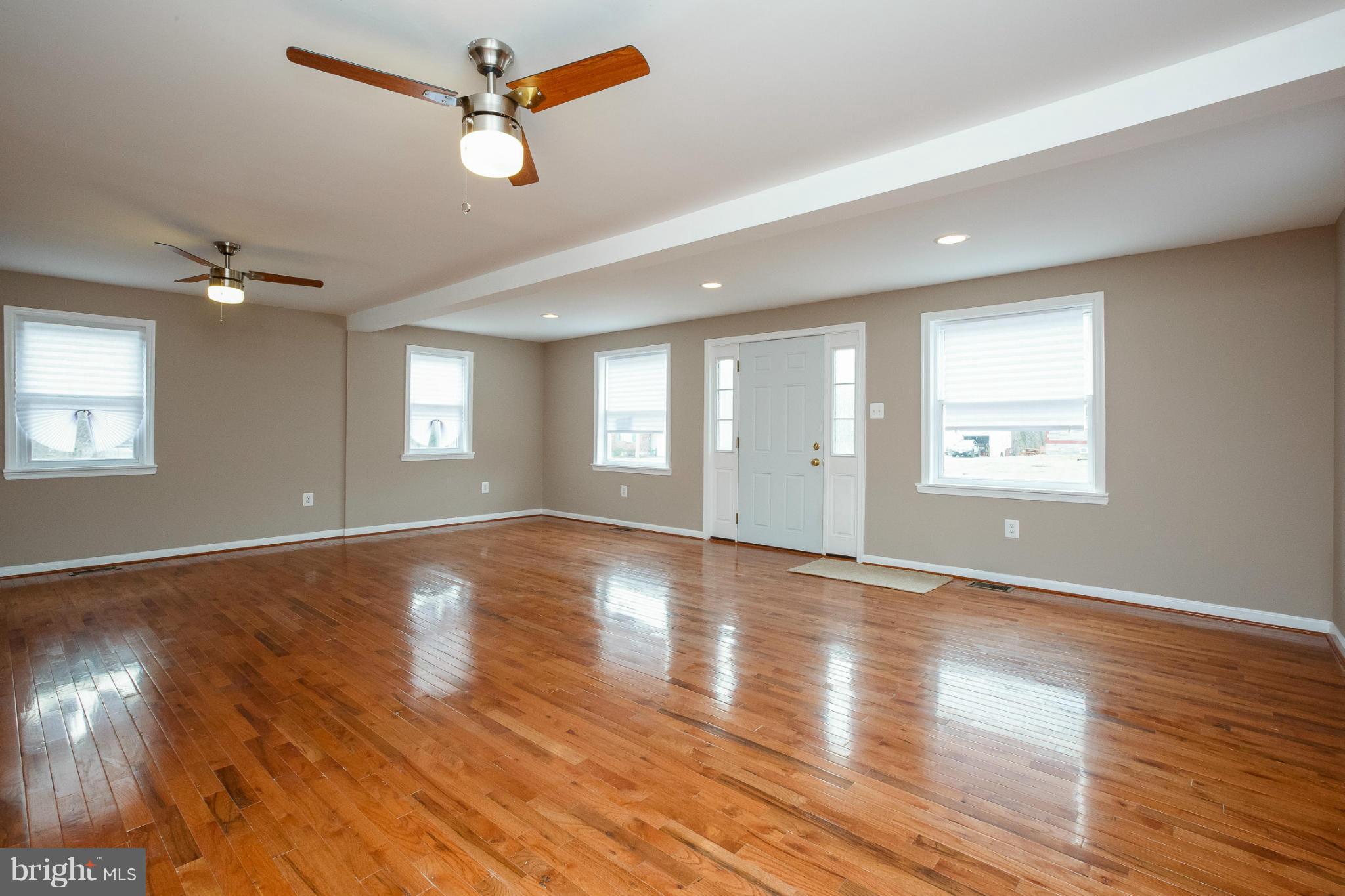 3003 Old Mountain Road South Joppa, MD 21085 - Photo 6 of 25 Living Room