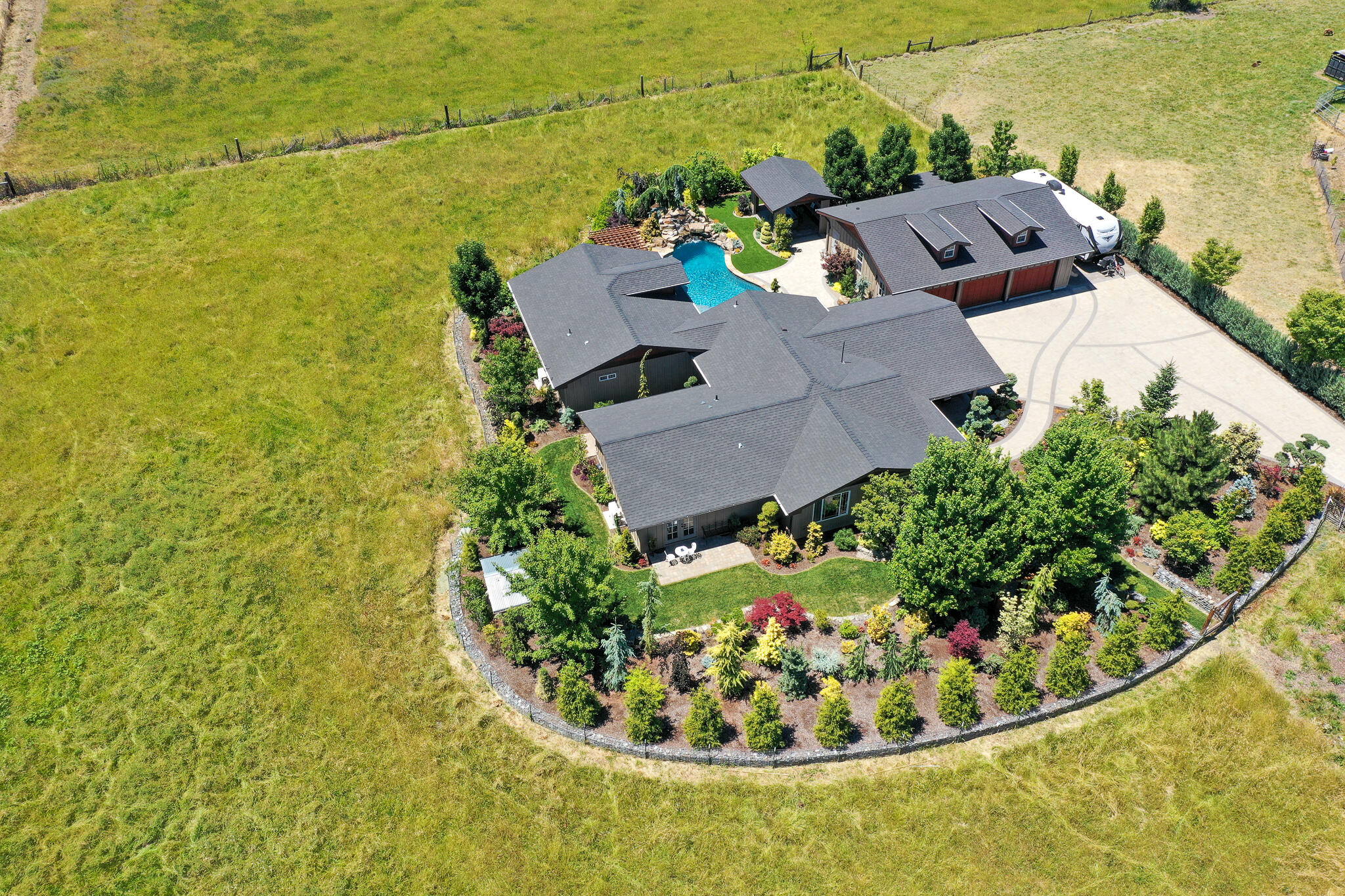998 West Justice Road Central Point, OR 97502 - Photo 9 of 61 DJI_0941
