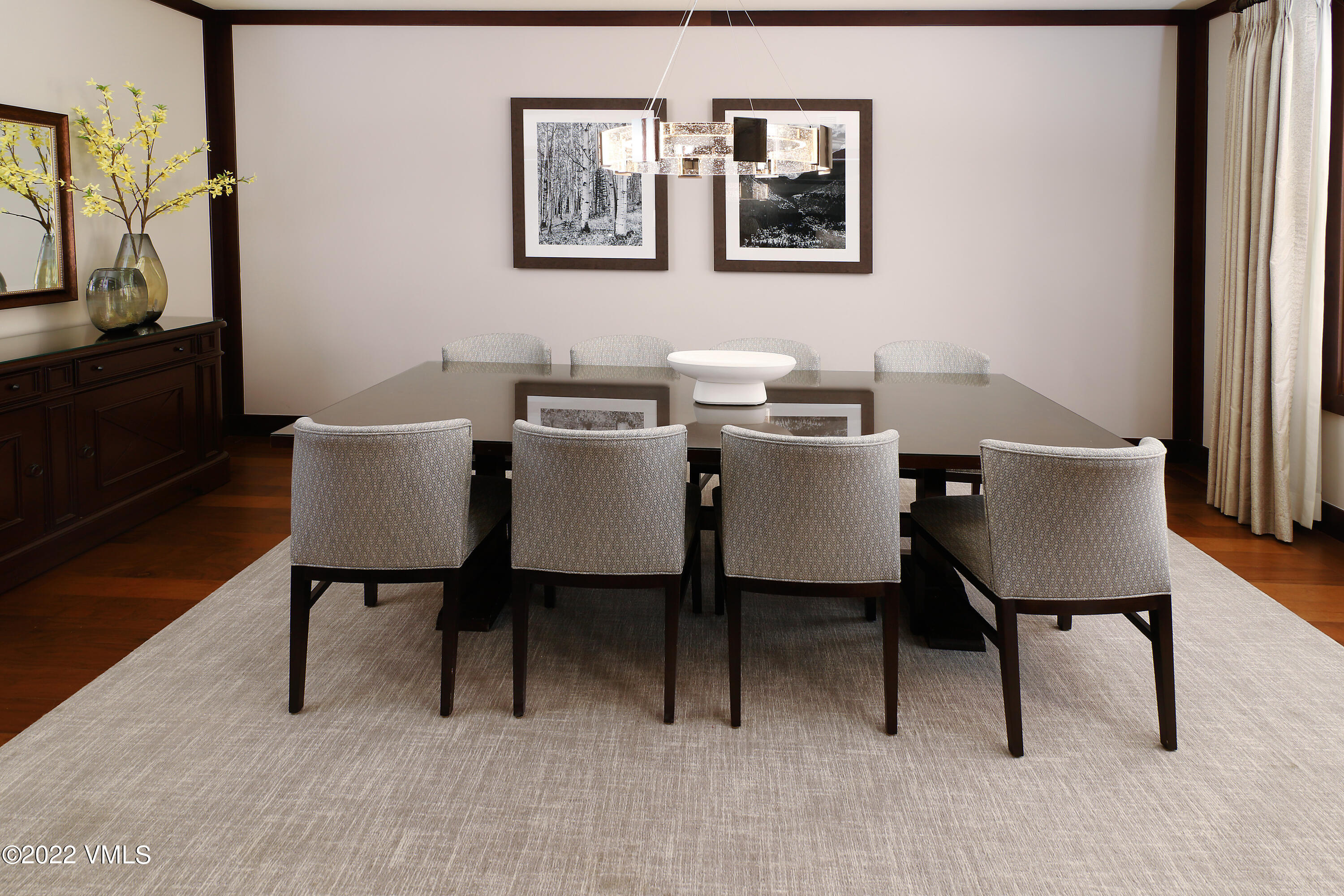 1 Vail Road, Unit 5102B Vail, CO 81657 - Photo 4 of 14 four_seasons_5102_dining