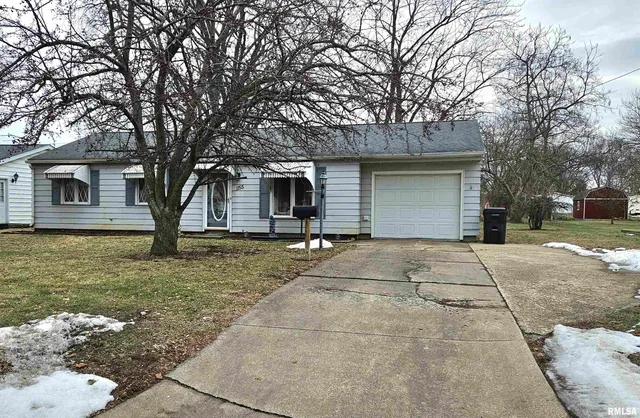 $89,900 | 1155 South Main Street, Canton, IL 61520