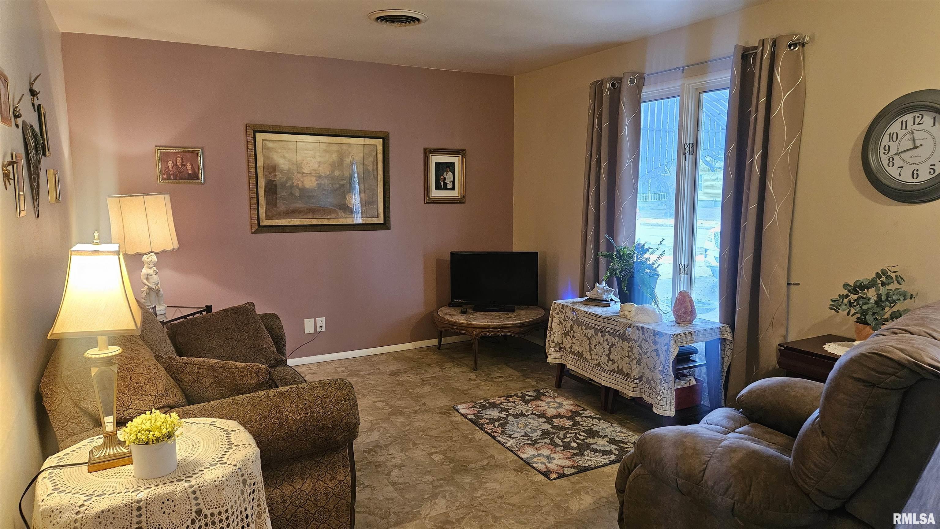 1155 South Main Street Canton, IL 61520 - Photo 4 of 21