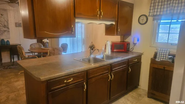 $89,900 | 1155 South Main Street, Canton, IL 61520