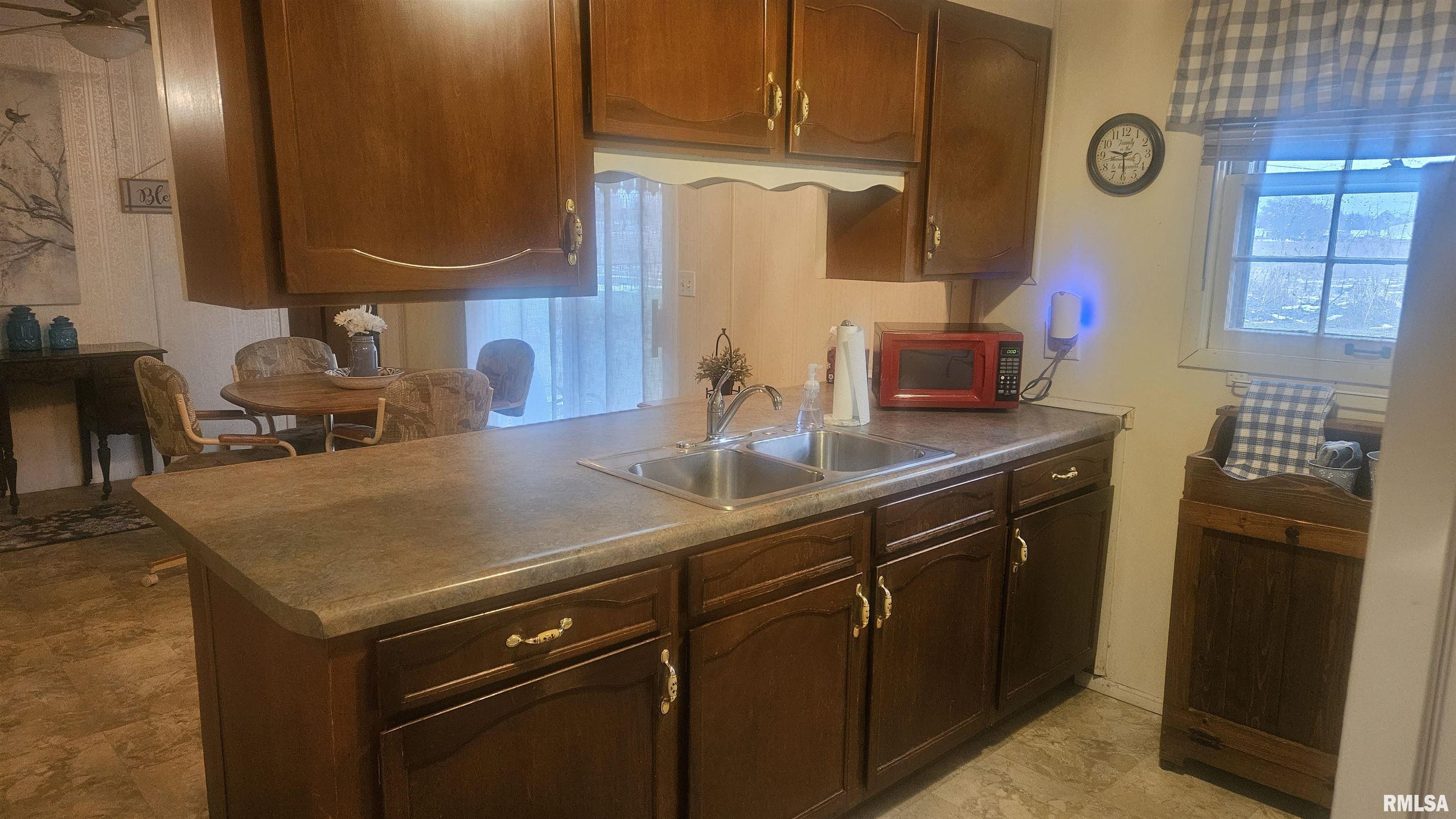 1155 South Main Street Canton, IL 61520 - Photo 5 of 21