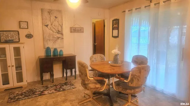 $89,900 | 1155 South Main Street, Canton, IL 61520