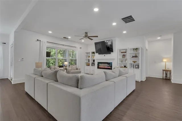 $620,000 | 147 Wolf Crk Cove, LaGrange, GA 30240