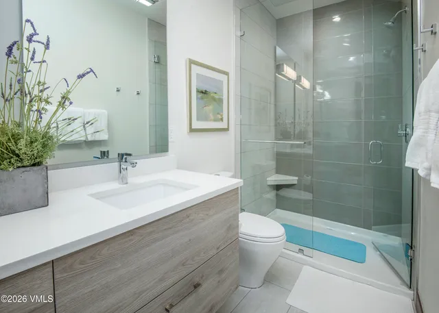 a view of entryway and hall