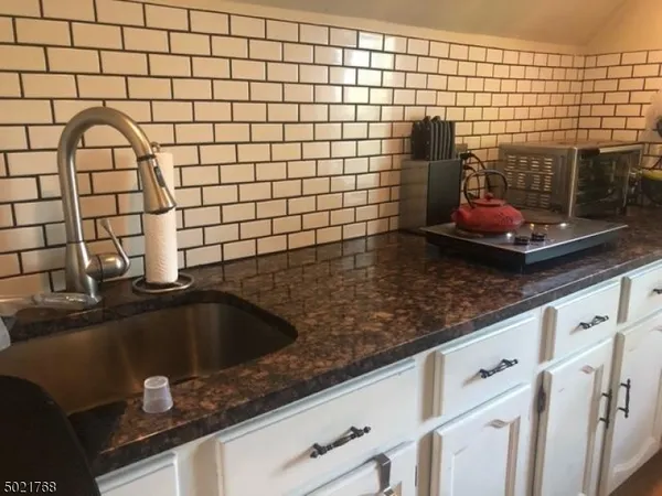 $1,425 | 410 Valley Road, Unit 3, Montclair, NJ 07043