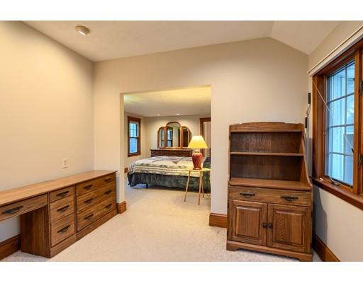 38 Virginia Road Waltham, MA 02453 - Photo 31 of 40