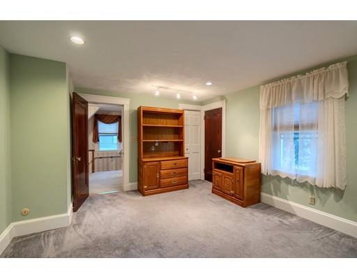 38 Virginia Road Waltham, MA 02453 - Photo 33 of 40