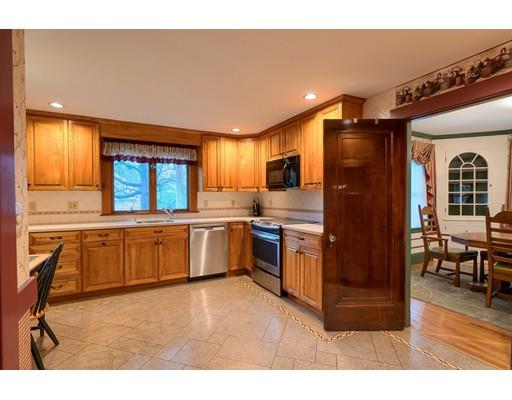 38 Virginia Road Waltham, MA 02453 - Photo 10 of 40