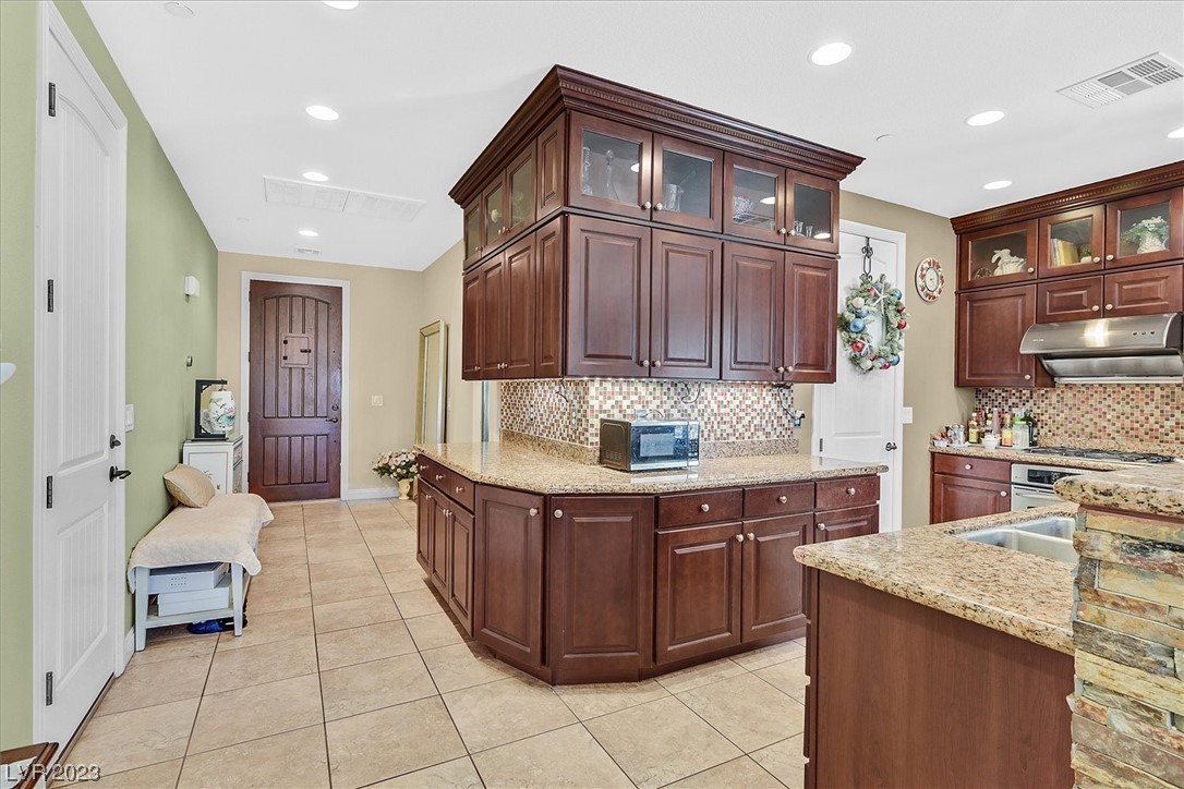 1083 Casa Palermo Circle Henderson, NV 89011 - Photo 3 of 34