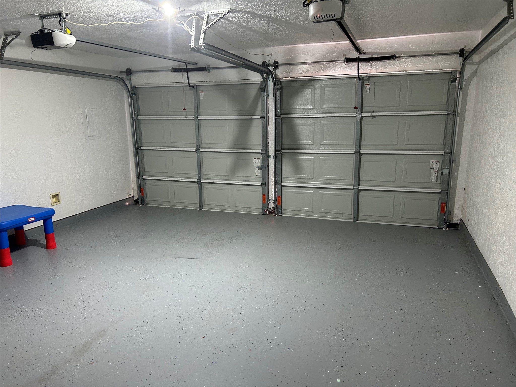 16346 St Helena Way Houston, TX 77053 - Photo 29 of 33 GARAGE