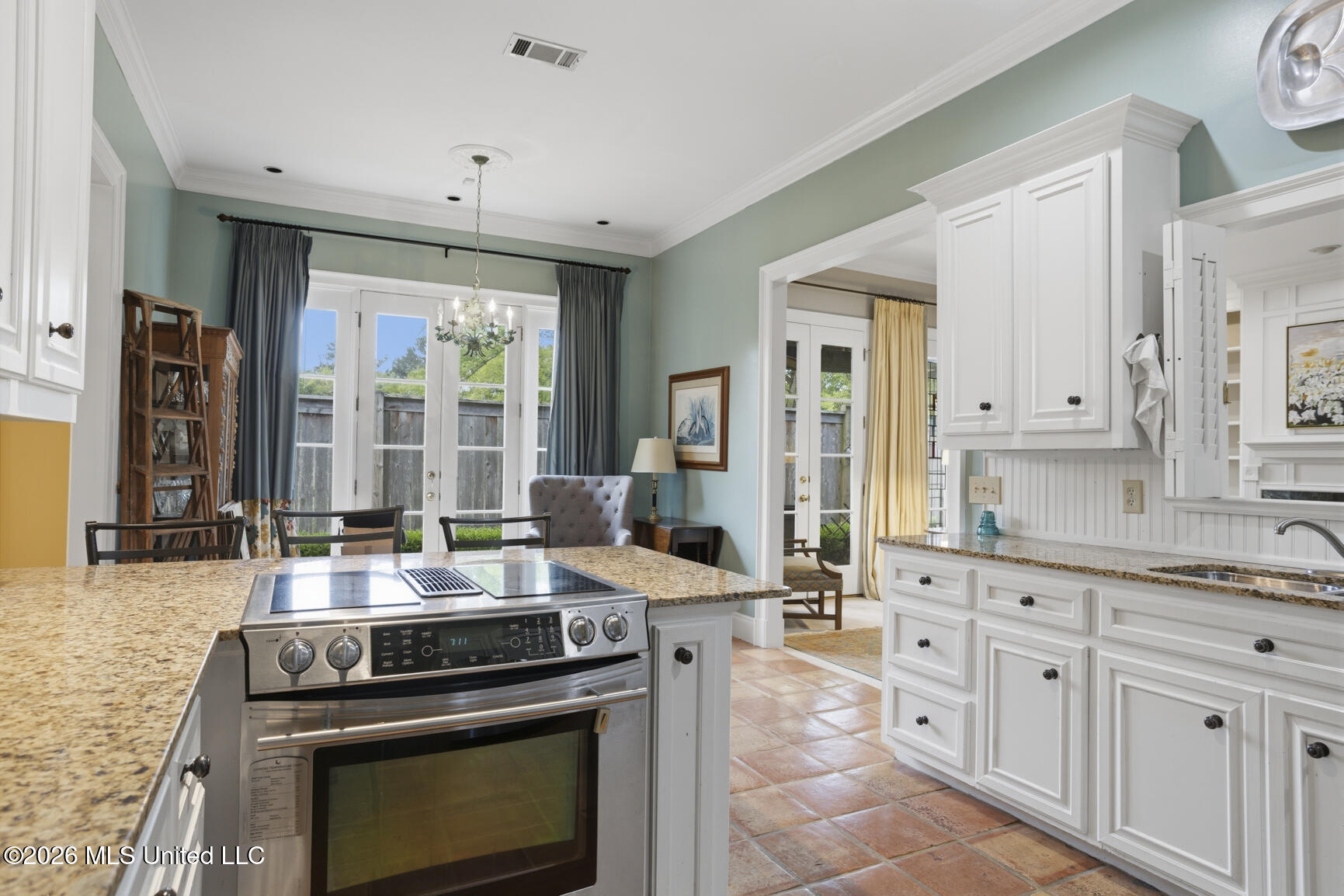 1641 Acadia Court Jackson, MS 39211 - Photo 15 of 28 Kitchen Opens to Keeping/Breakfast Area