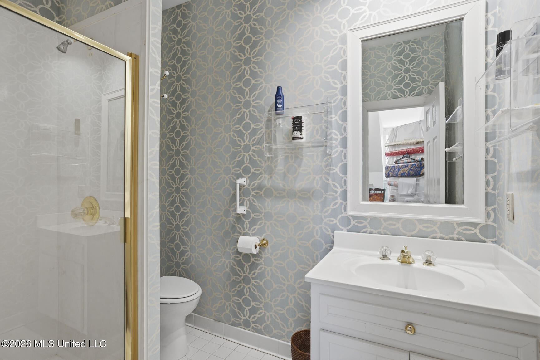 1641 Acadia Court Jackson, MS 39211 - Photo 26 of 28 Upstairs Bathroom