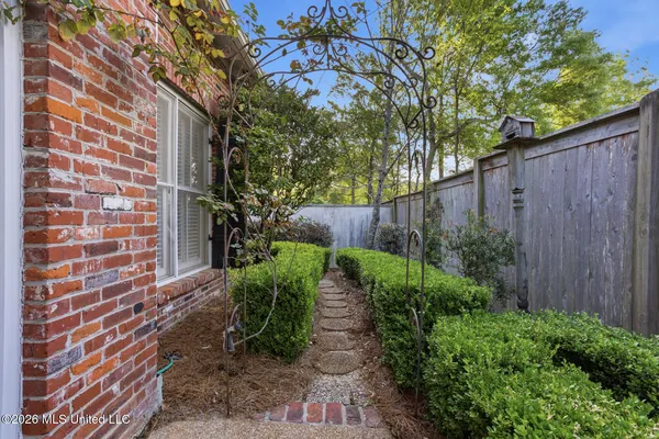 $375,000 | 1641 Acadia Court, Jackson, MS 39211