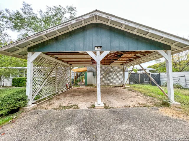 $700 | 1741 Valley, Unit B, Canyon Lake, TX 78133