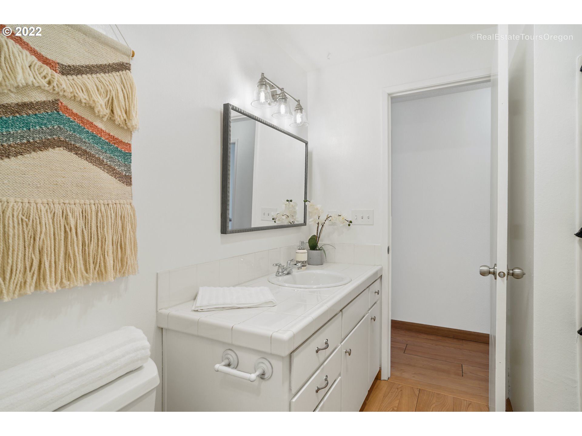 7624 Southwest Taylors Ferry Road Portland, OR 97223 - Photo 23 of 31 Gallery Image 23