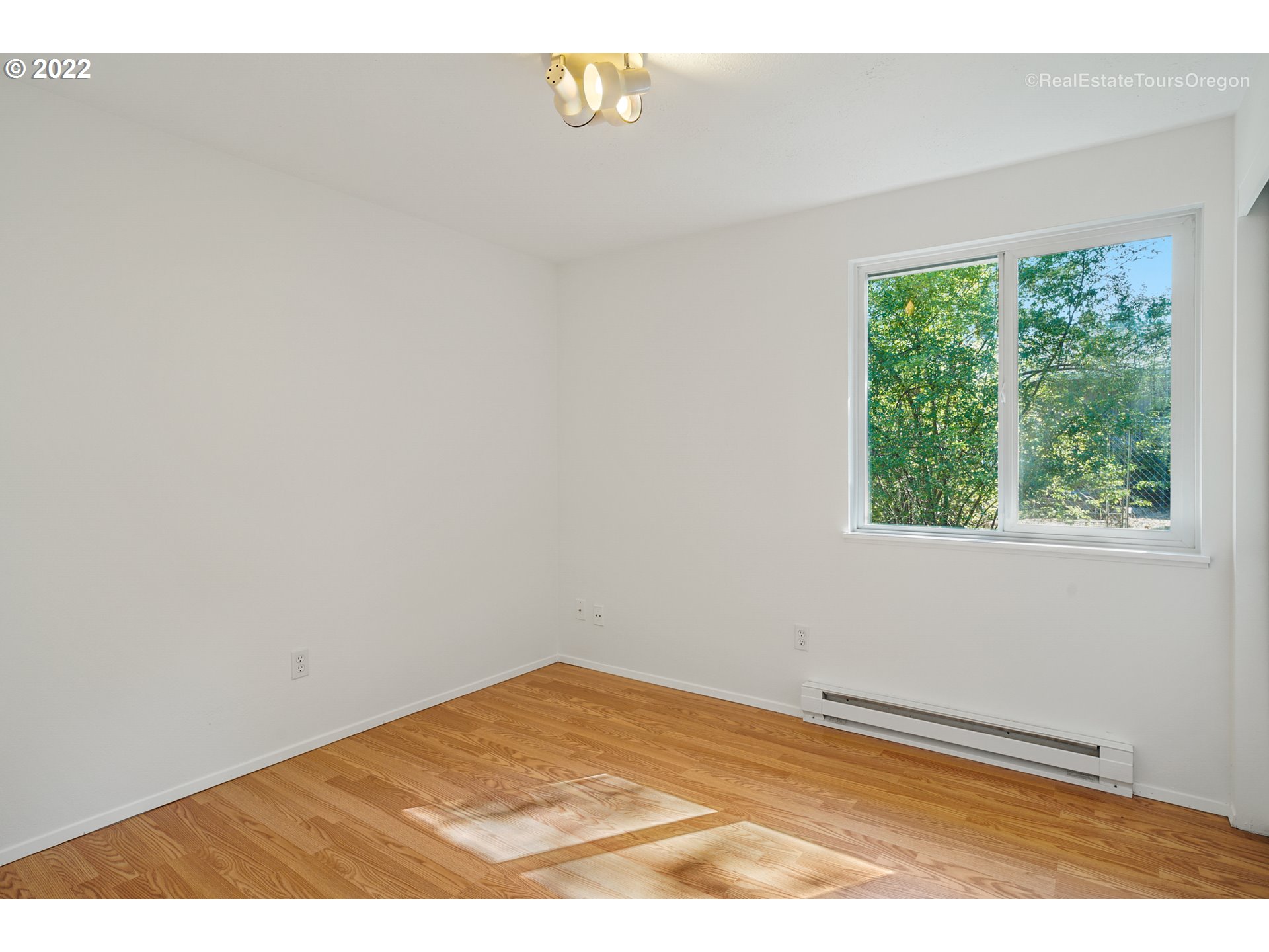 7624 Southwest Taylors Ferry Road Portland, OR 97223 - Photo 24 of 31 Gallery Image 24
