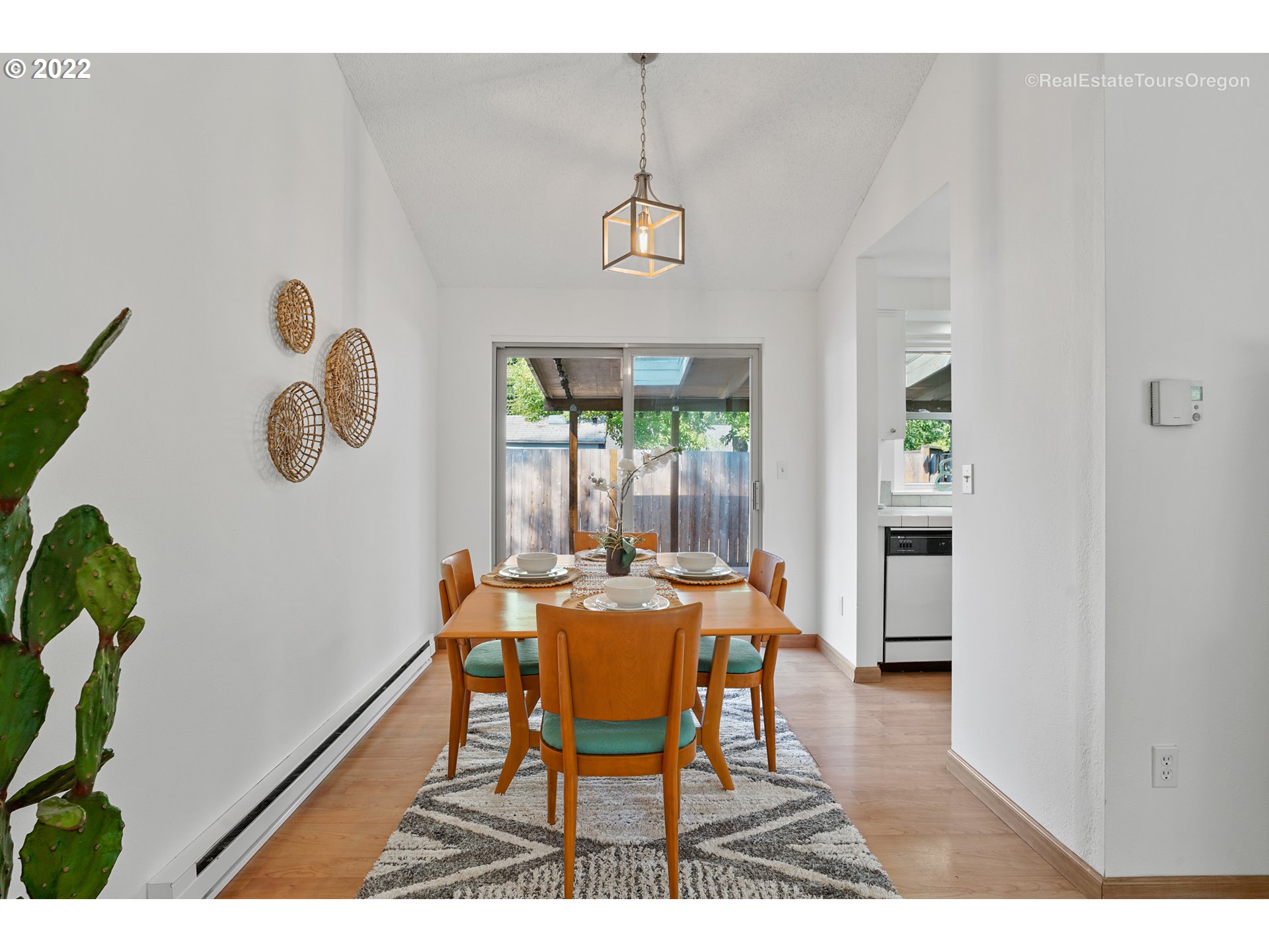 7624 Southwest Taylors Ferry Road Portland, OR 97223 - Photo 8 of 31 Gallery Image 8