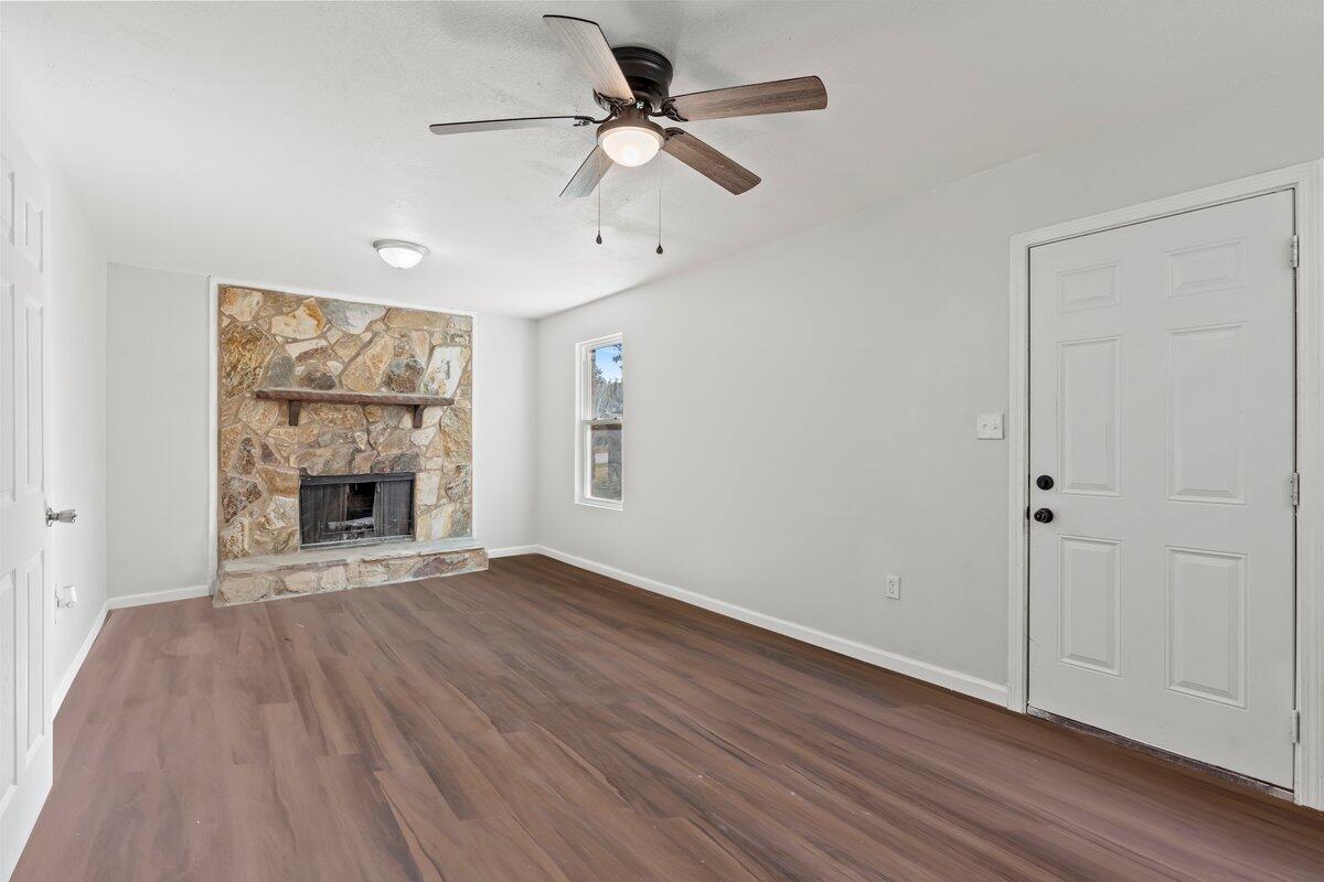 2902 Postell Court Hephzibah, GA 30815 - Photo 5 of 30 Living Room 2 (5)