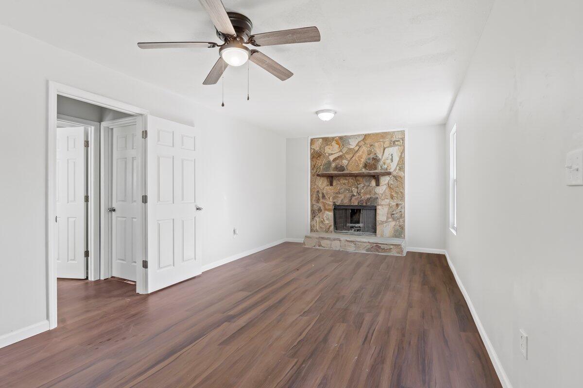 2902 Postell Court Hephzibah, GA 30815 - Photo 6 of 30 Living Room (6)