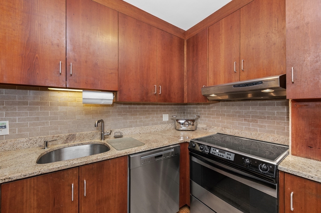 404 Beacon Street, Unit 3 Boston, MA 02115 - Photo 8 of 22
