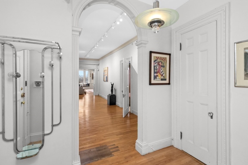 404 Beacon Street, Unit 3 Boston, MA 02115 - Photo 10 of 22
