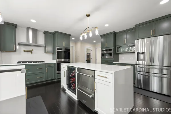 $1,020,000 | 4042 Broadmoor Circle, Naperville, IL 60564