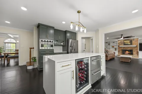 $1,020,000 | 4042 Broadmoor Circle, Naperville, IL 60564