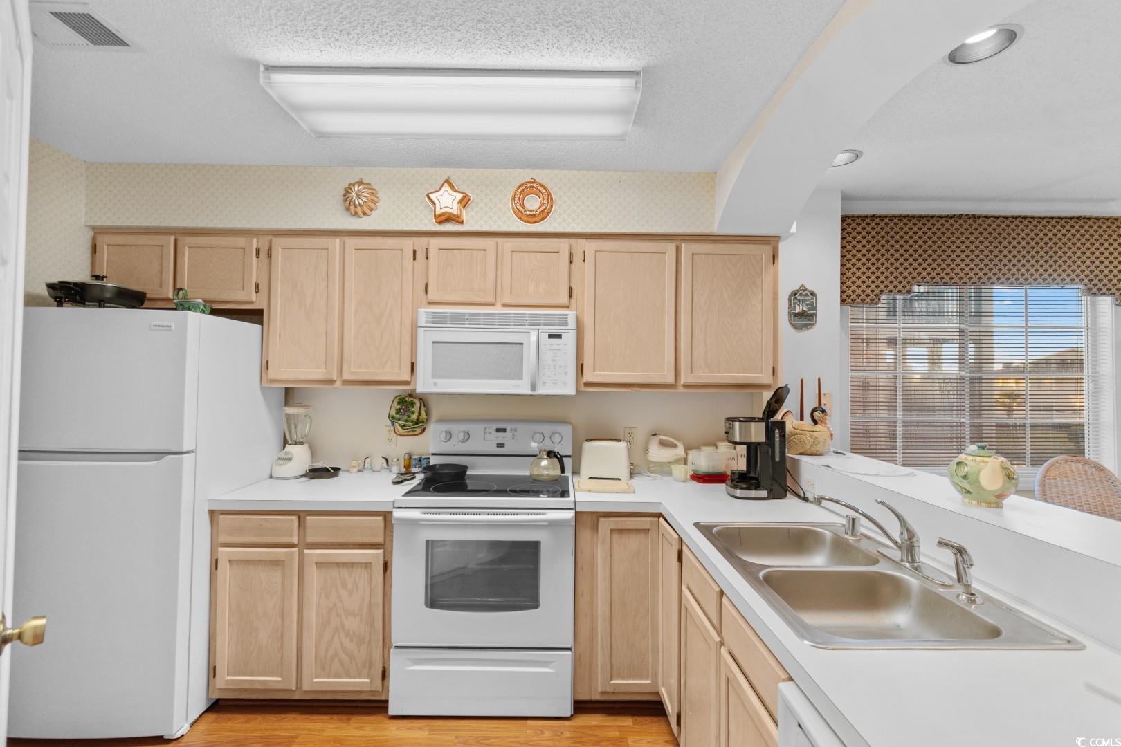 1900 Duffy Street, Unit D4 North Myrtle Beach, SC 29582 - Photo 8 of 38