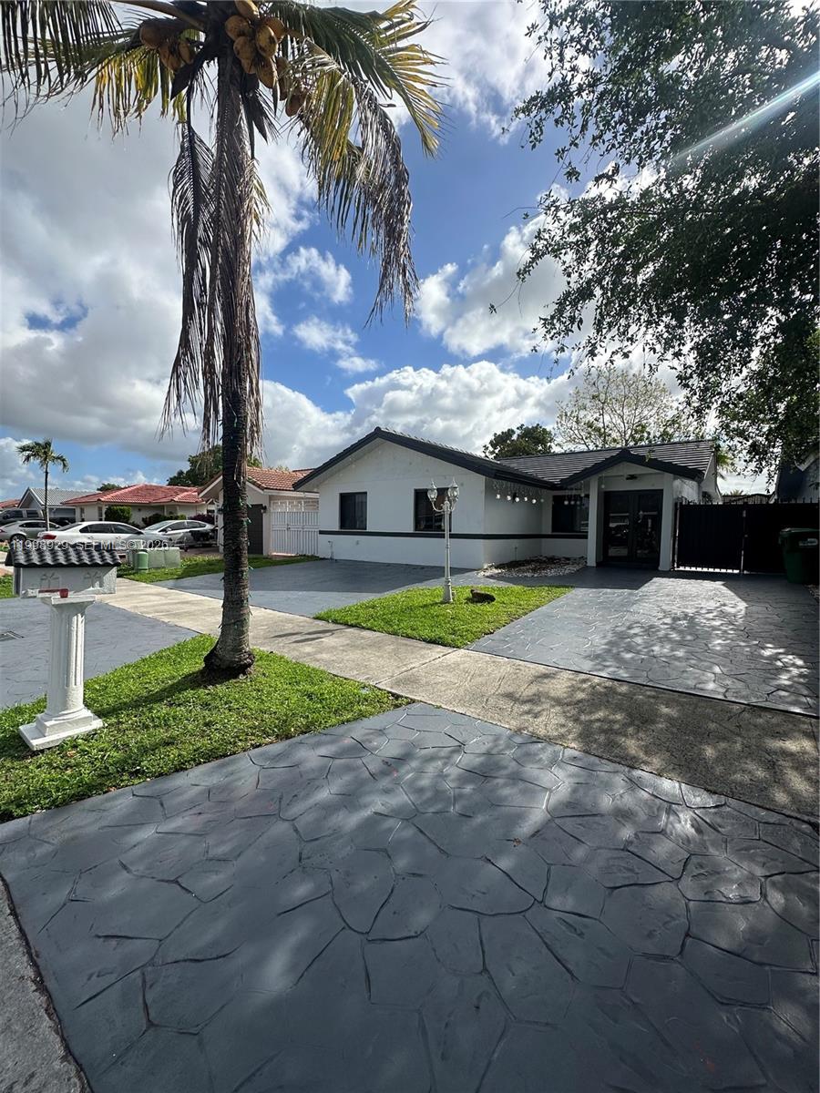 5923 Southwest 147th Place Miami, FL 33193 - Photo 2 of 35