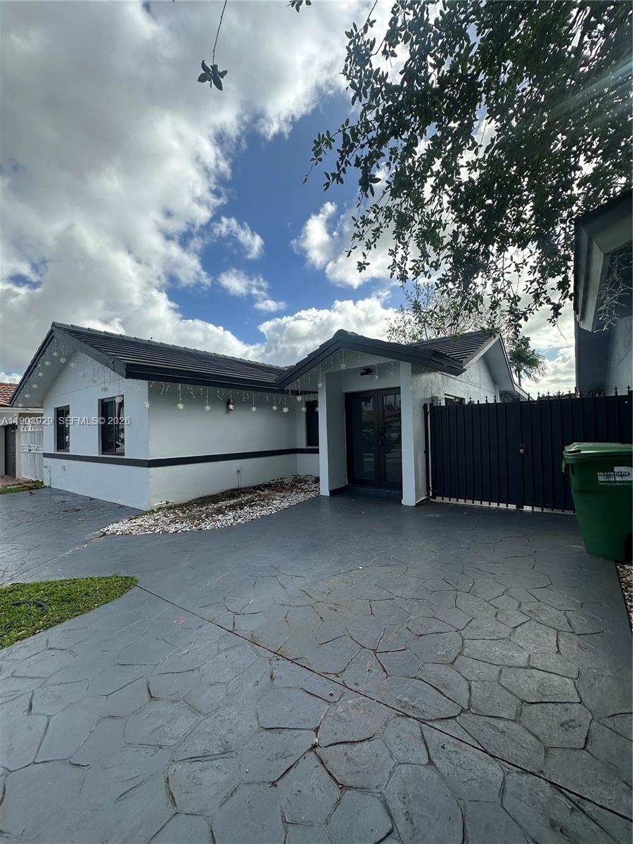 5923 Southwest 147th Place Miami, FL 33193 - Photo 4 of 35