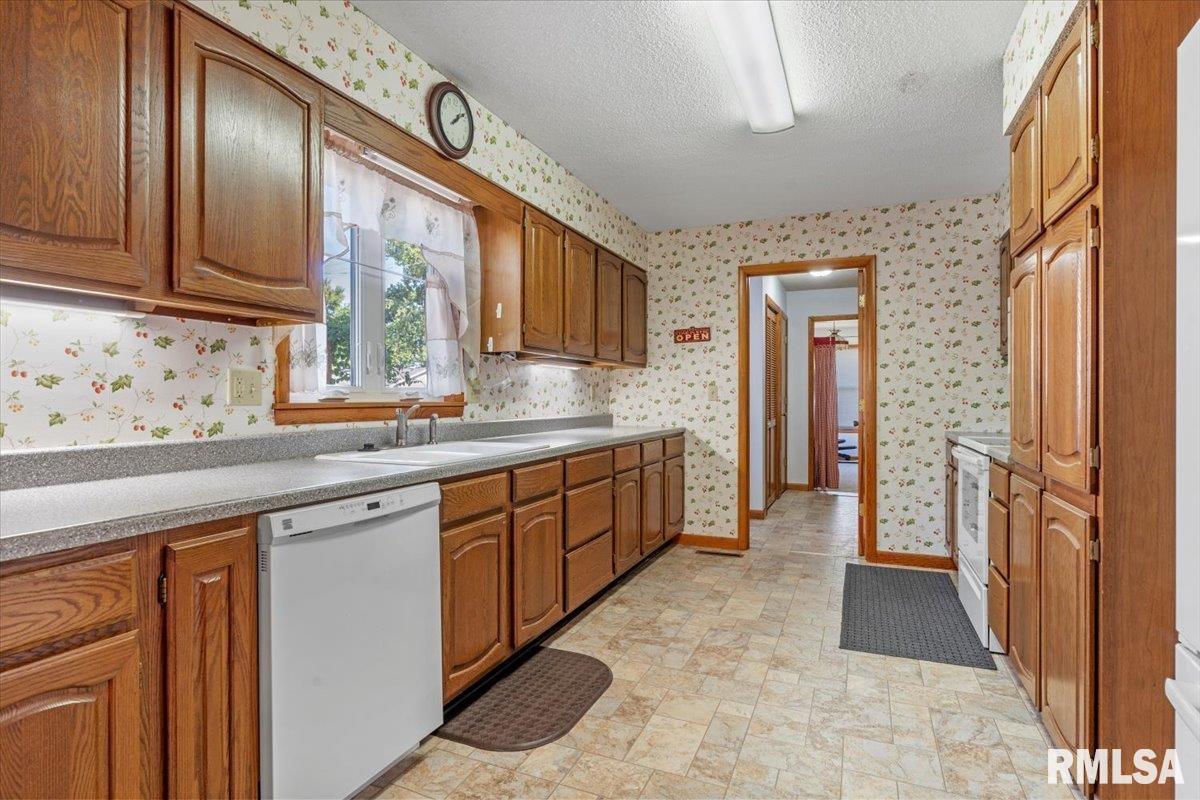 211 West Oak Street Palmyra, IL 62674 - Photo 13 of 36