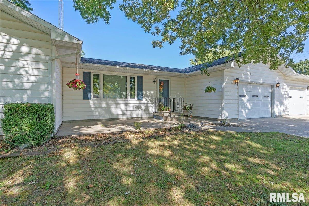 211 West Oak Street Palmyra, IL 62674 - Photo 2 of 36