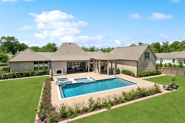 $1,375,000 | 109 Tchefuncta S Drive, Covington, LA 70433