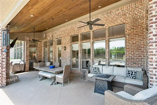 $1,375,000 | 109 Tchefuncta S Drive, Covington, LA 70433