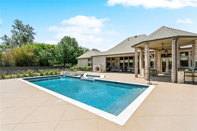 $1,375,000 | 109 Tchefuncta S Drive, Covington, LA 70433