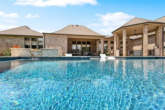 $1,375,000 | 109 Tchefuncta S Drive, Covington, LA 70433