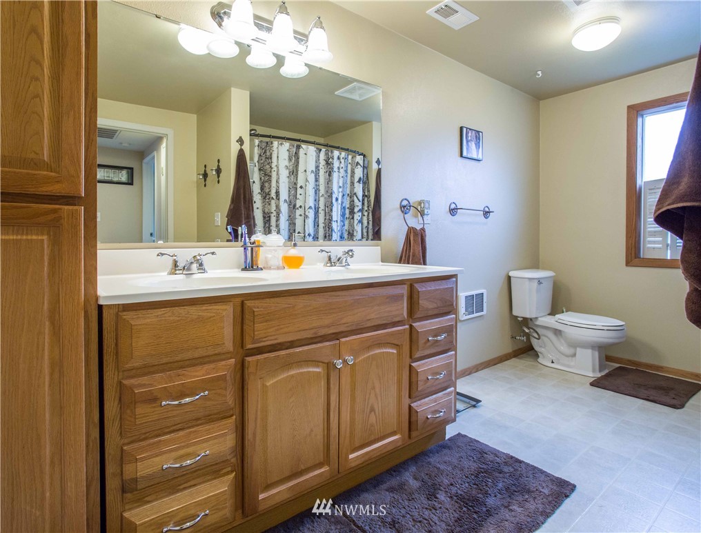 853 West Larson Road Bellingham, WA 98226 - Photo 9 of 29