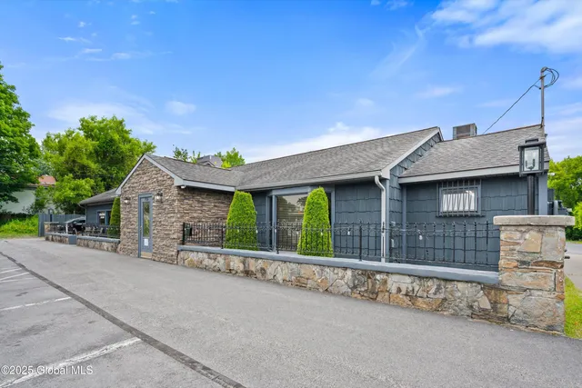 $650,000 | 7756 Highway 5, Clinton, NY 13323