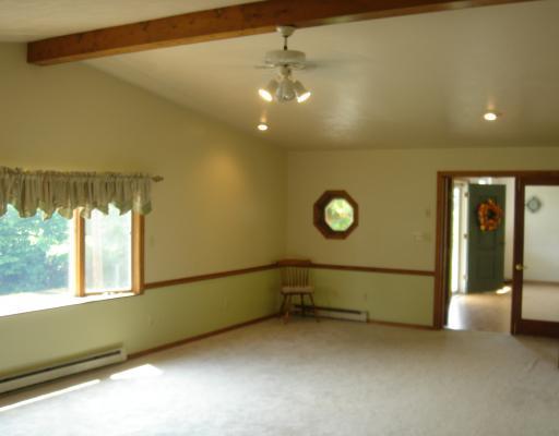 8444 Bull Creek Road Tarentum, PA 15084 - Photo 5 of 17 Den/Family/Great Room.
