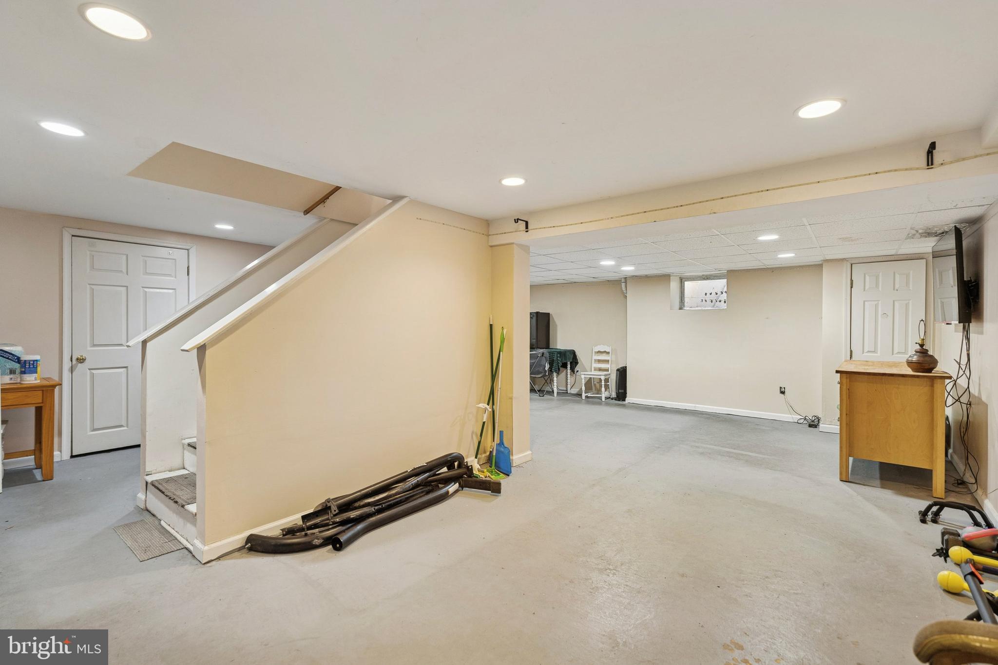 145 Merrybrook Drive Havertown, PA 19083 - Photo 22 of 29 a view of a livingroom with furniture and a window
