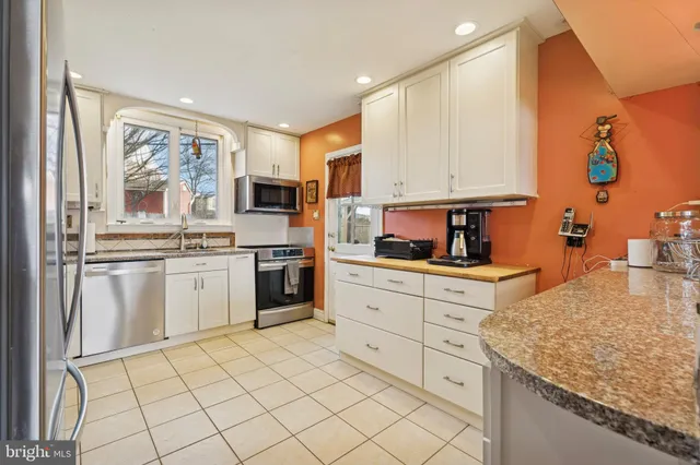 $600,000 | 145 Merrybrook Drive, Havertown, PA 19083