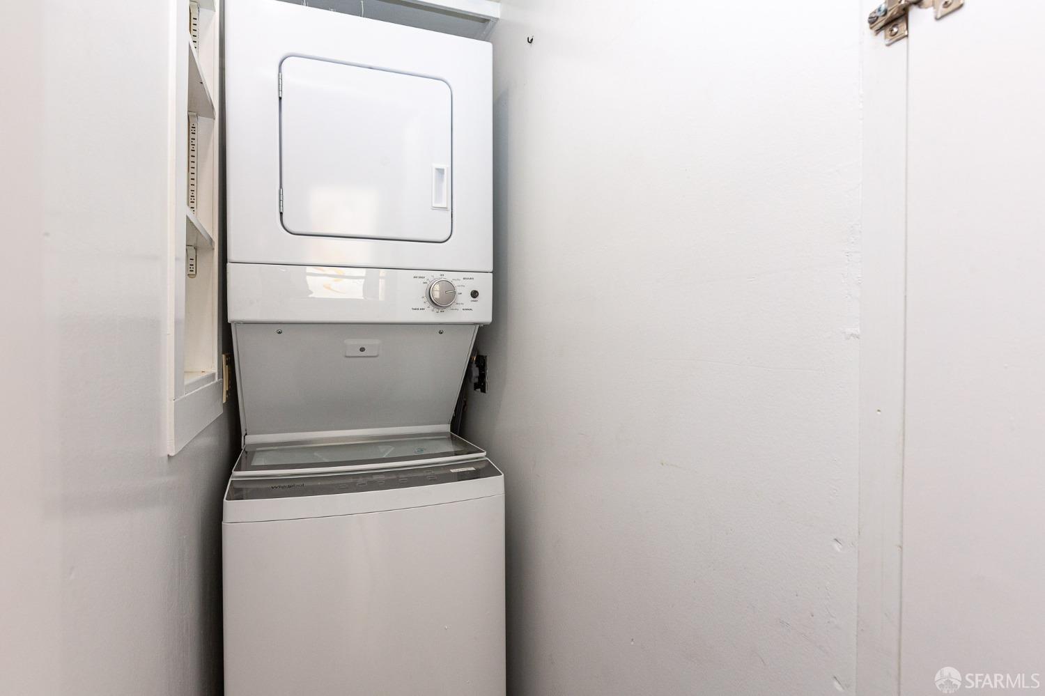 1429 Chestnut Street Oakland, CA 94607 - Photo 8 of 20 a utility room with dryer and washer