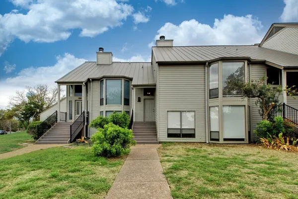 $2,700 | 105 World Of Tennis Square, Lakeway, TX 78738