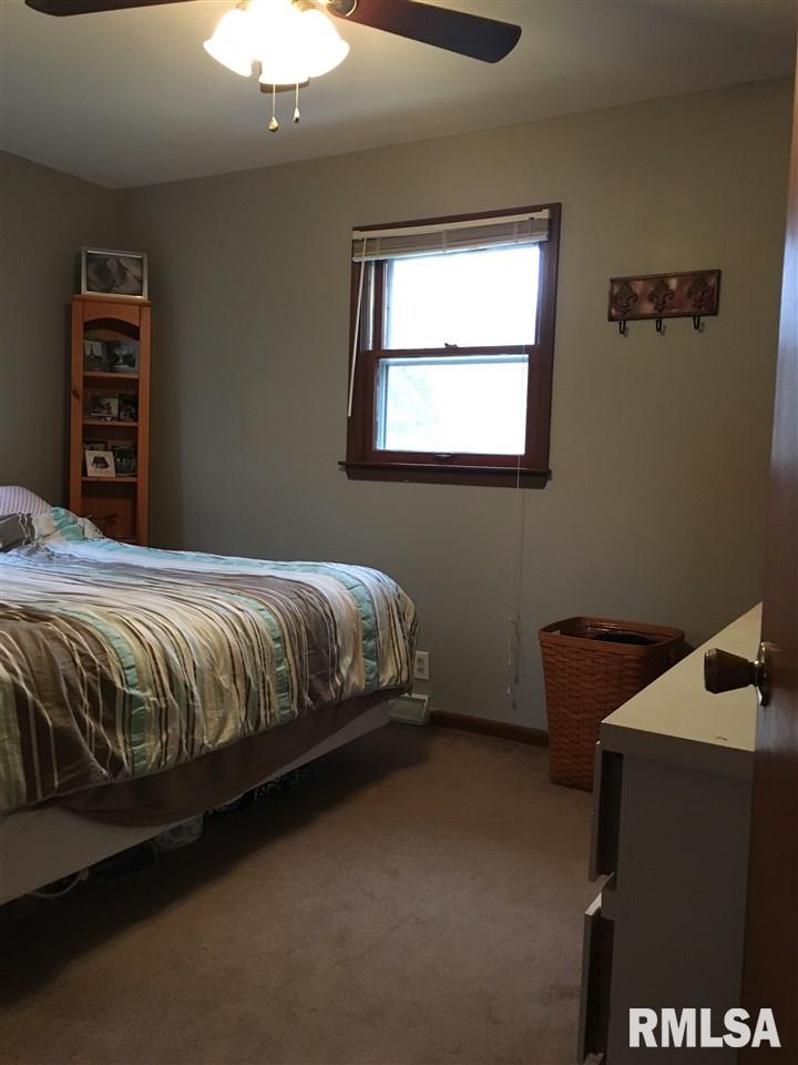 1706 Cardinal Way Macomb, IL 61455 - Photo 9 of 14 Gallery Image 9