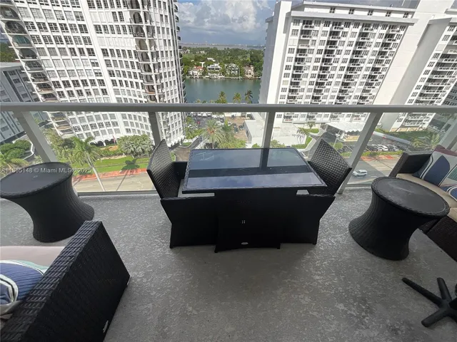 $4,000 | 5701 Collins Avenue, Unit 1201, Miami Beach, FL 33140