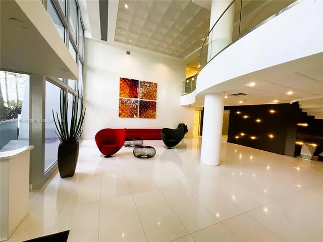 $4,000 | 5701 Collins Avenue, Unit 1201, Miami Beach, FL 33140