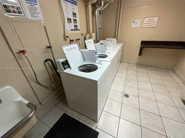 $4,000 | 5701 Collins Avenue, Unit 1201, Miami Beach, FL 33140