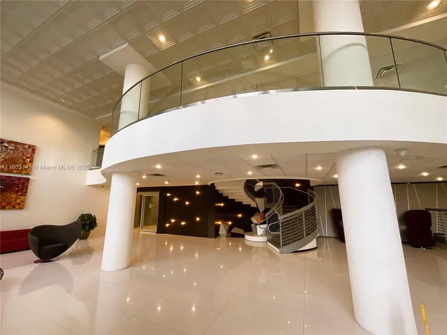 $4,000 | 5701 Collins Avenue, Unit 1201, Miami Beach, FL 33140